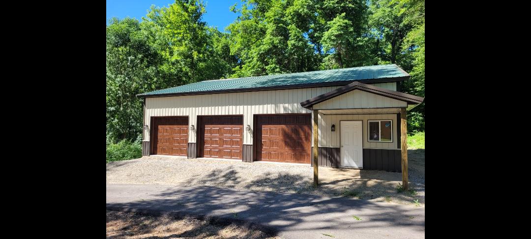 Quality Pole Barn Builders in Manchester, M